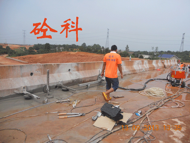 湖南長(zhǎng)沙橋梁切割拆除