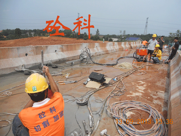 湖南長(zhǎng)沙橋梁切割拆除