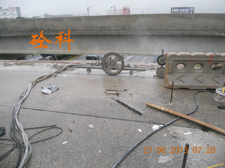 湖南長(zhǎng)沙臨長(zhǎng)高速橋梁切割拆除